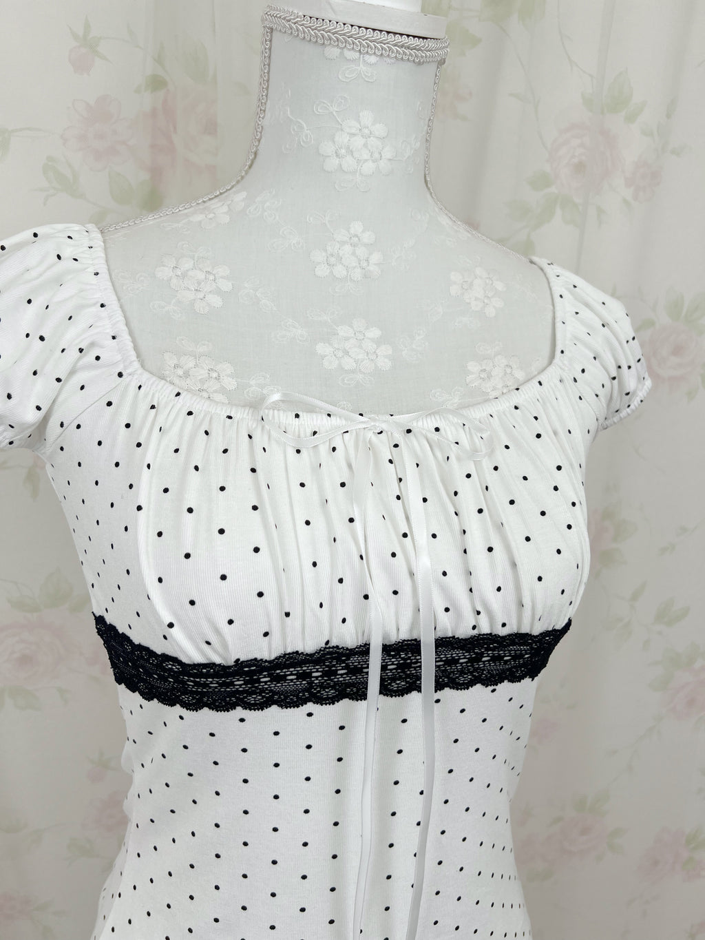 Polka dot Shoujo Gather Front T-shirt (White)