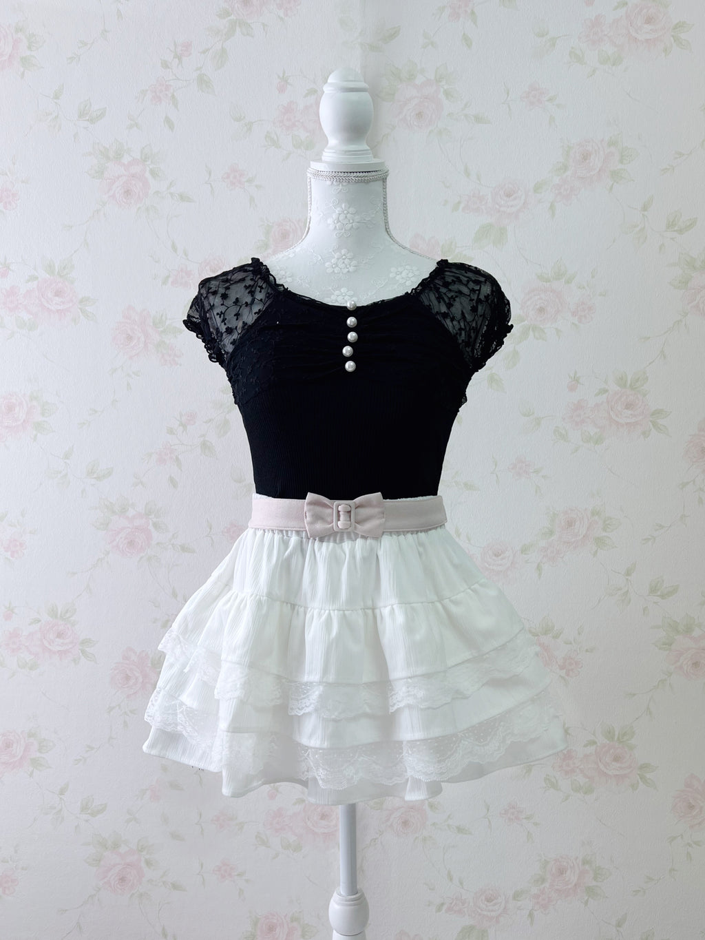 Soft Girl Layered Lace Hem Skirt (White)