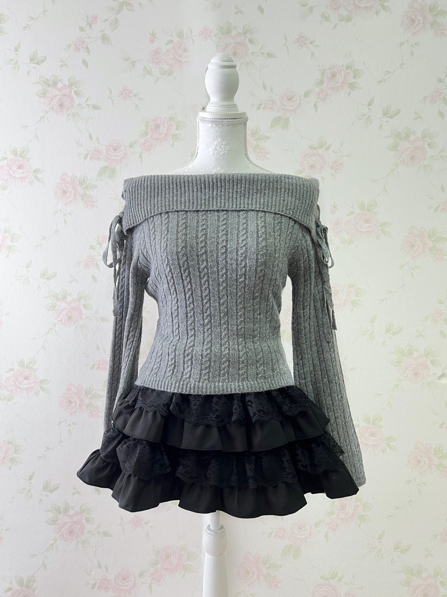 GRL Laced Up Shoulder Sweater (Gray)