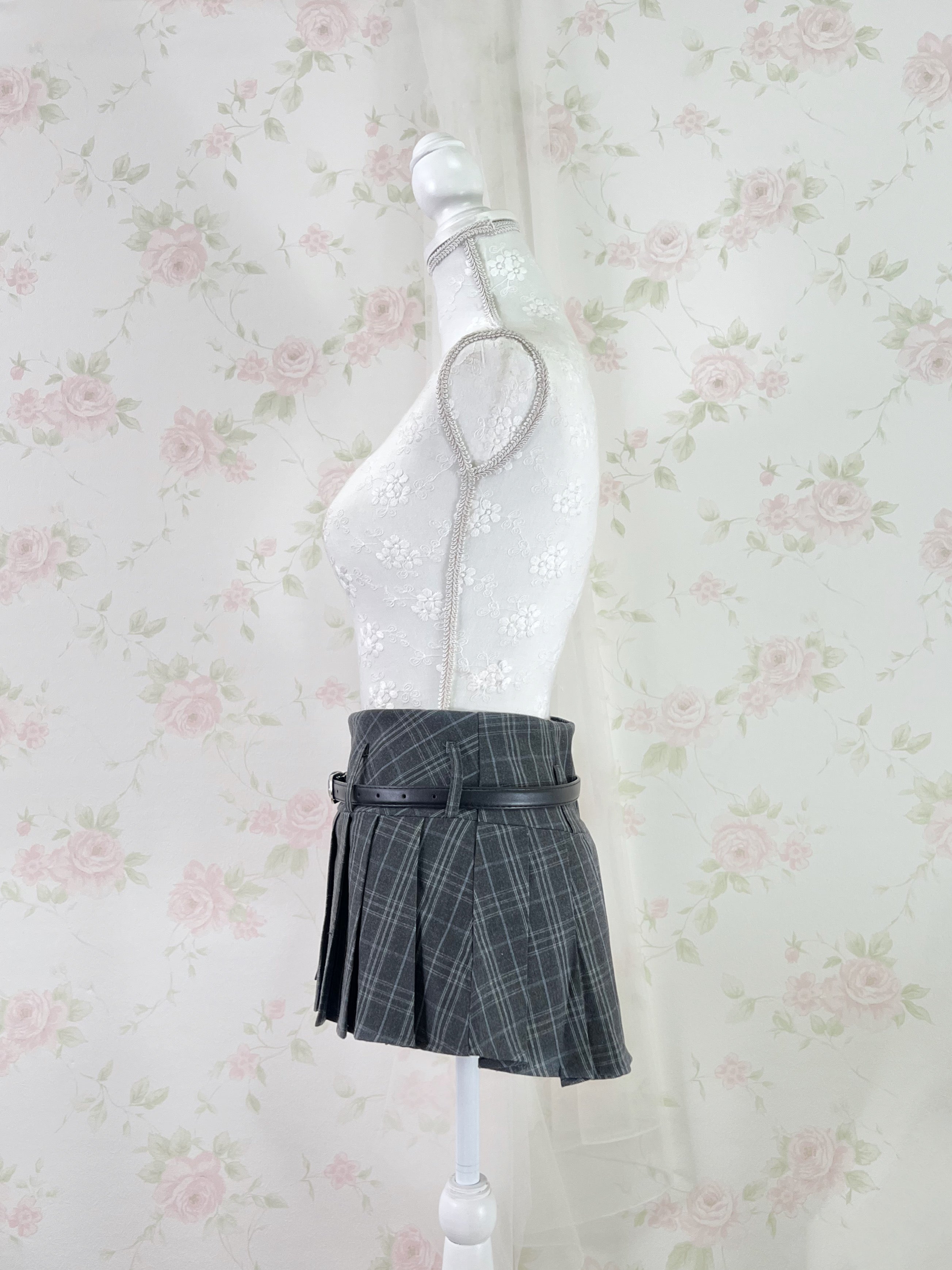 Checked Pleated Skirt With Belt (Dark Gray)