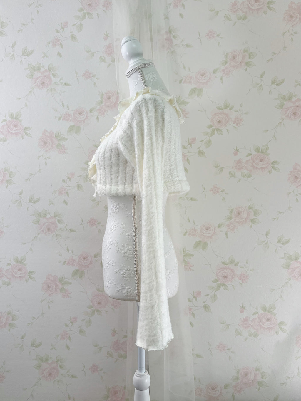 Rose Muse Fluffy Bolero Cardigan (Ivory)