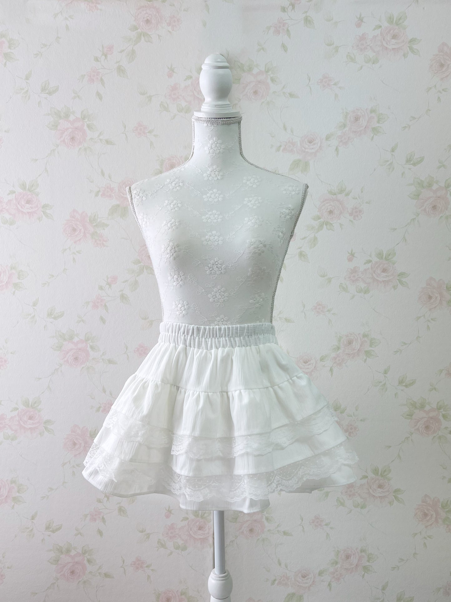(10% OFF) GRL Multiple Layered Lace Hem Skirt (White)