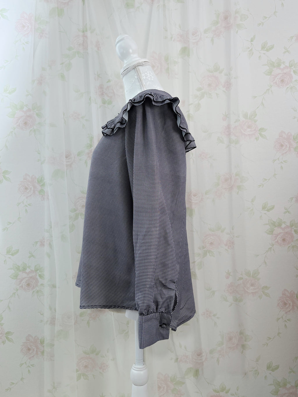Dolly Ruffled Collar Checked Blouse (Black)