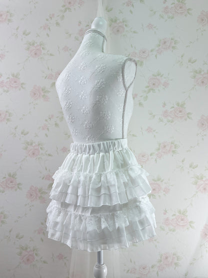 GRL Tiered Lace Skirt (White)