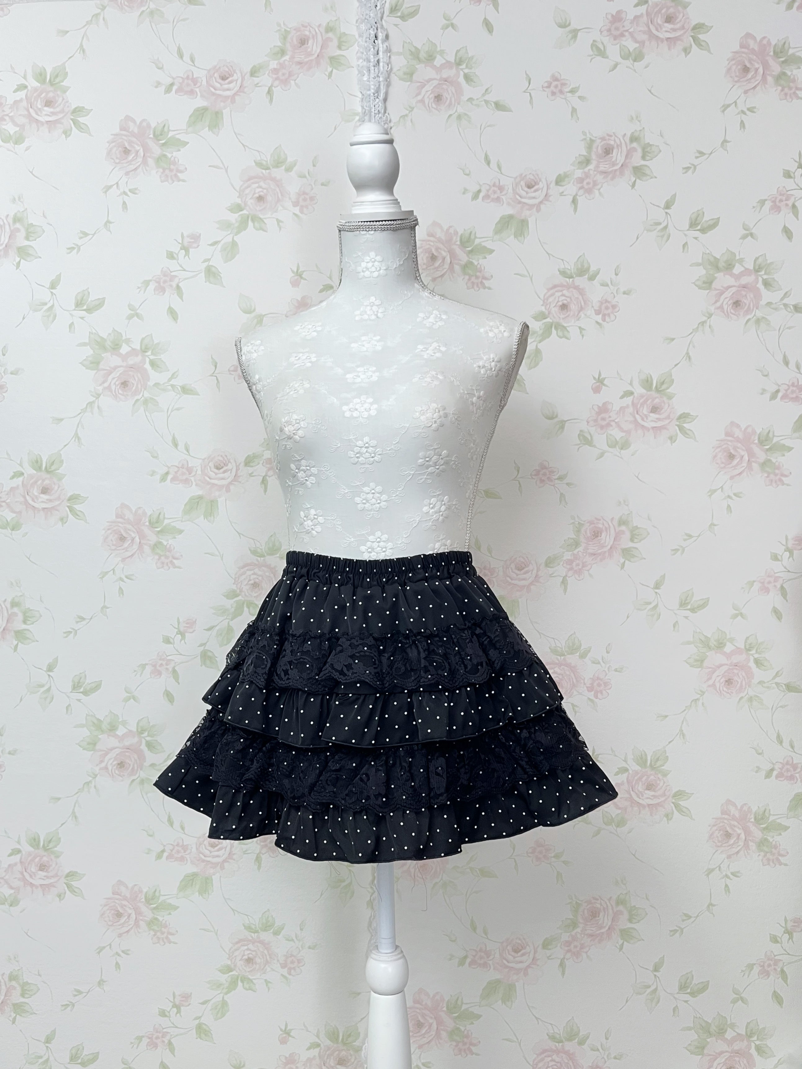 Tiered Lacy Polka Dot Skirt (White)
