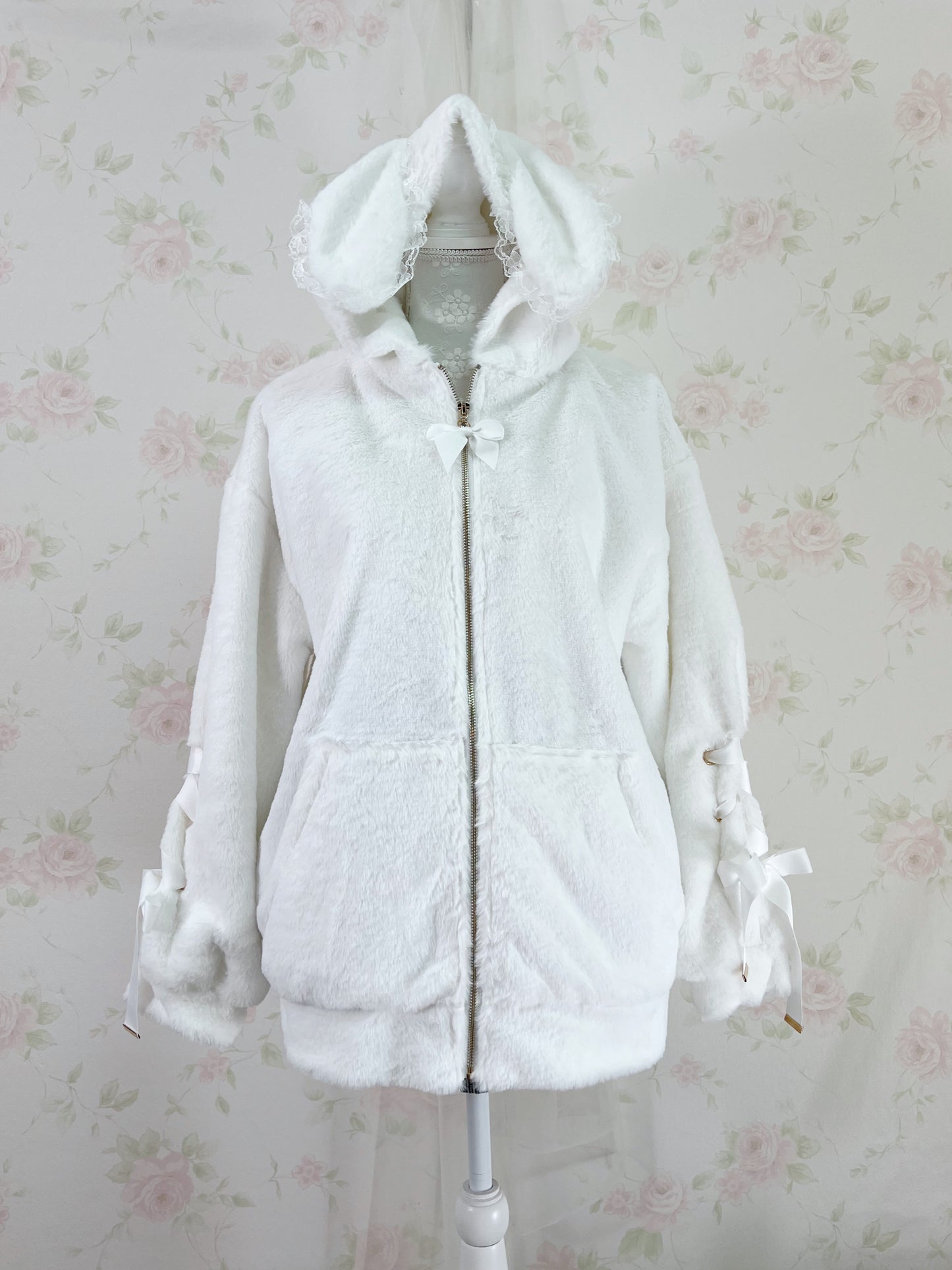 Bunny Ear Laced Up Sleeve Hoodie（White)