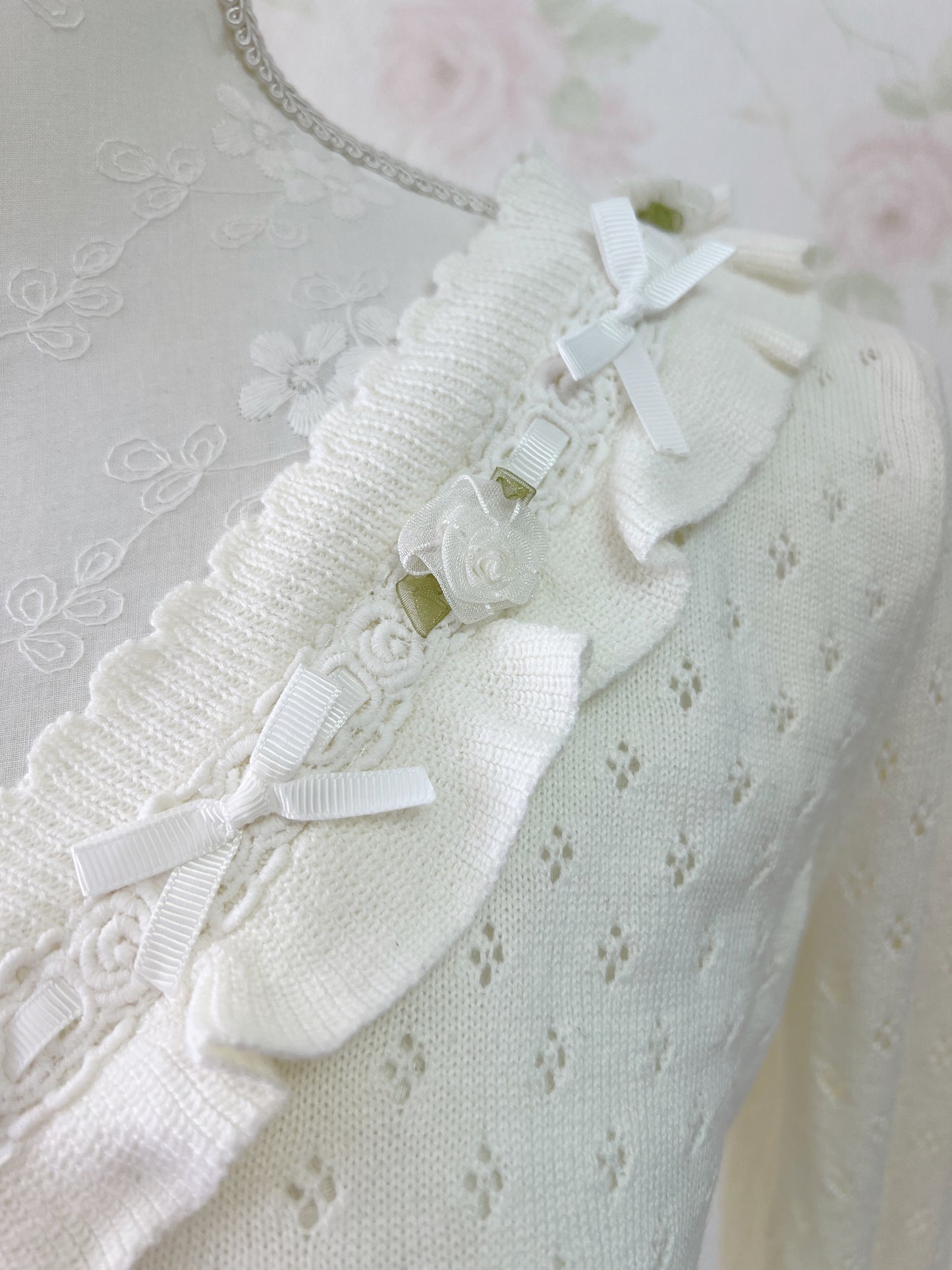 LIZ LISA White Rose V Cardigan (White)
