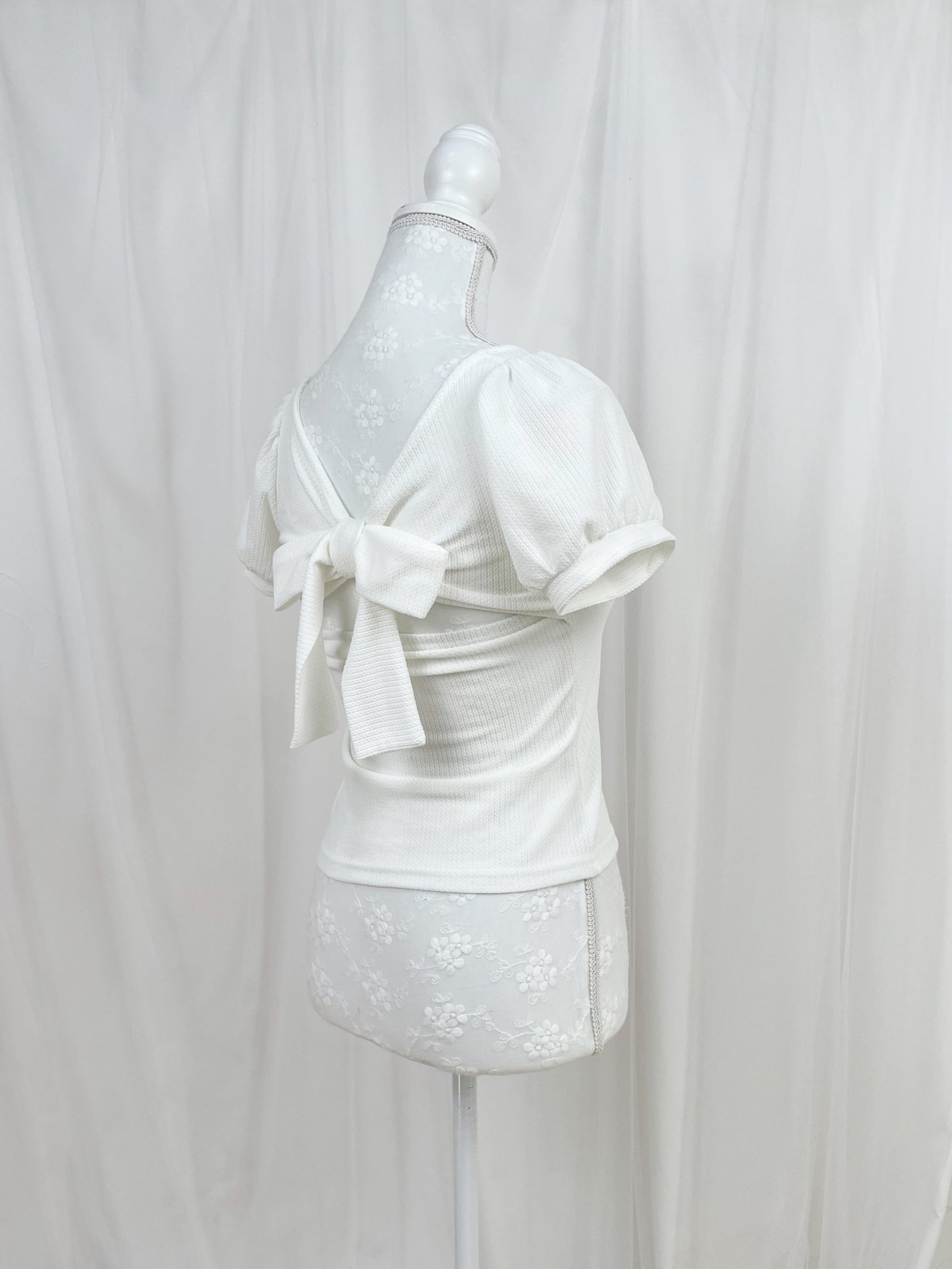 (16% OFF) GRL Back Bow Shoujo Top (White)