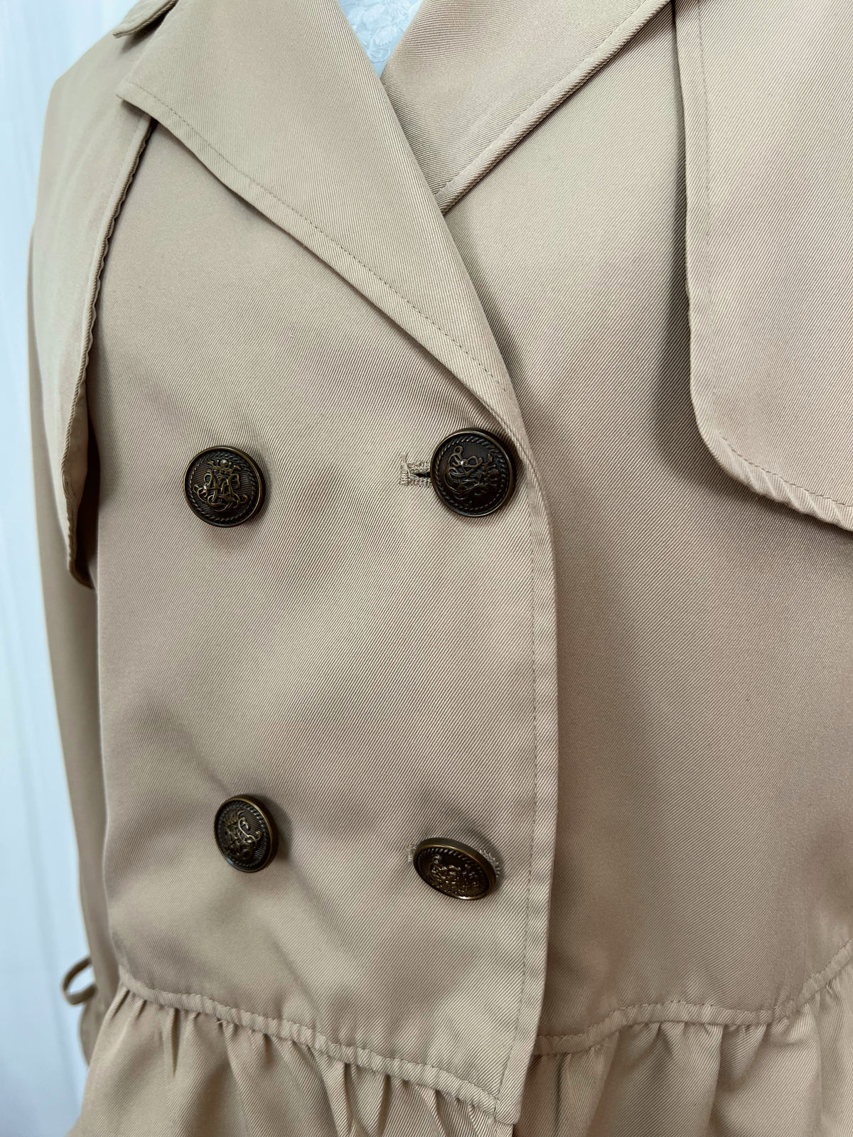 axes femme Short Trench Coat