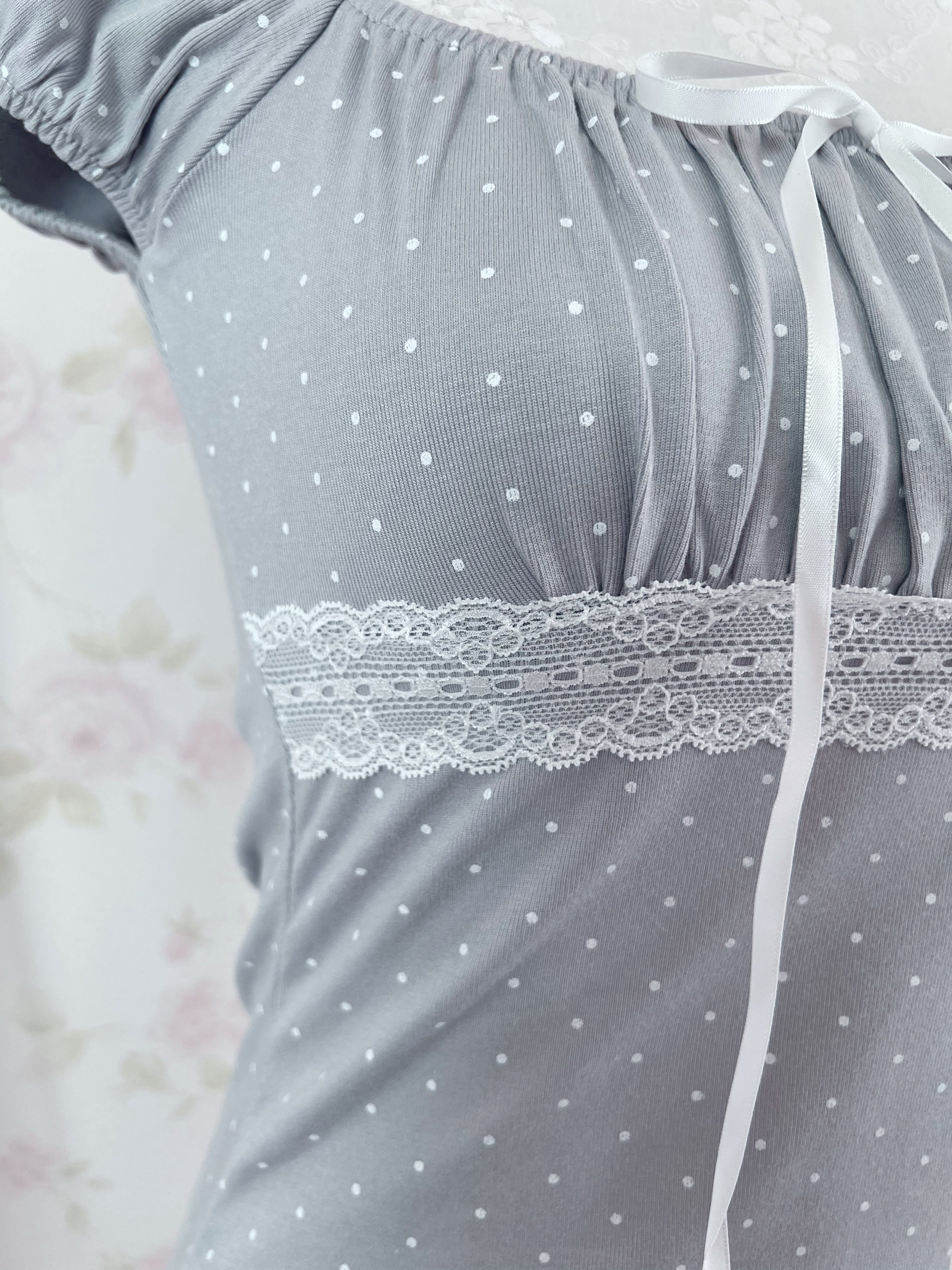 Polka dot Shoujo Gather Front T-shirt (Gray)