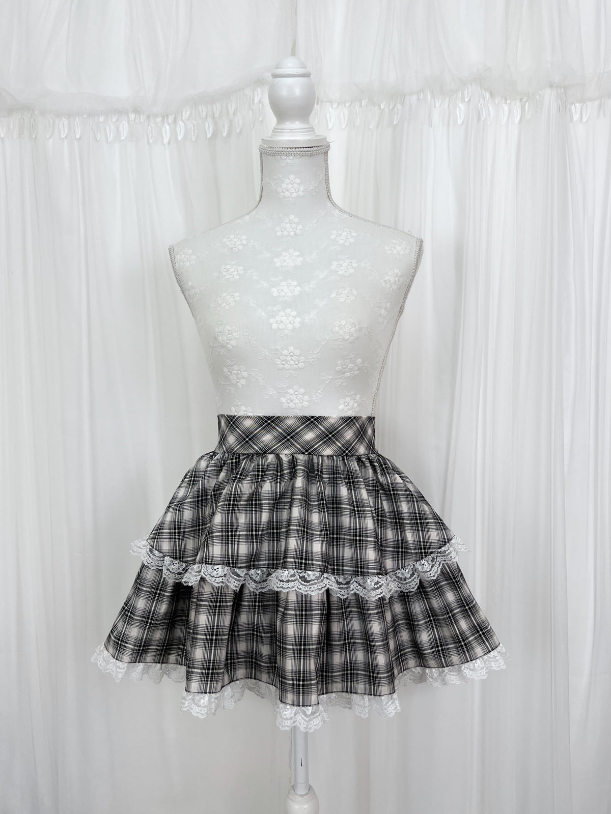 evelyn Checked Lacy Hem Skirt (Black)