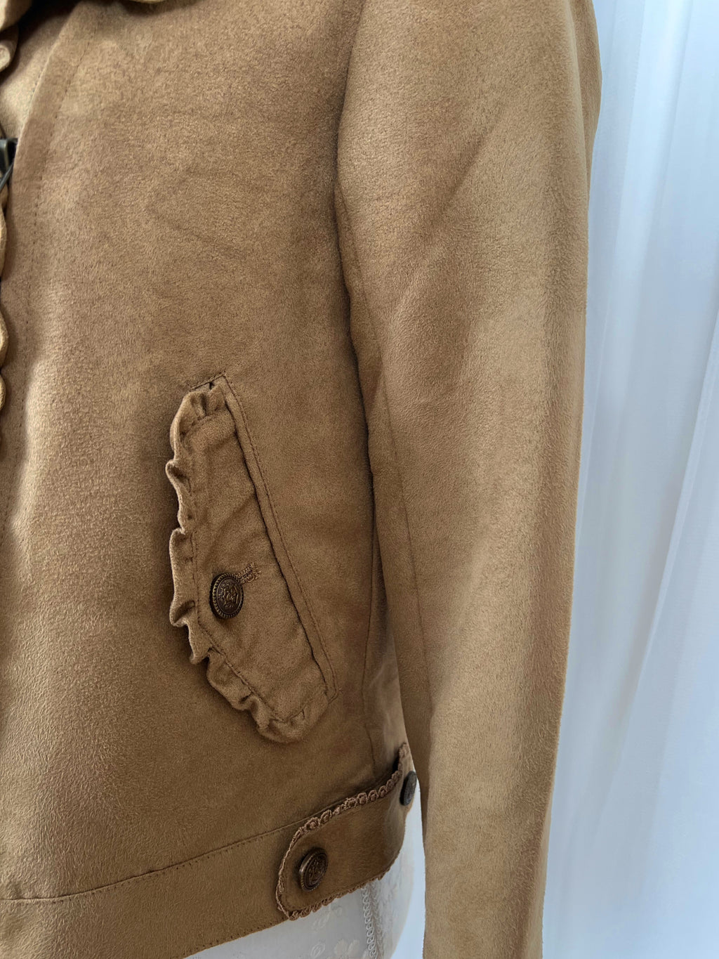 axes femme Suede Back Frilled Jacket