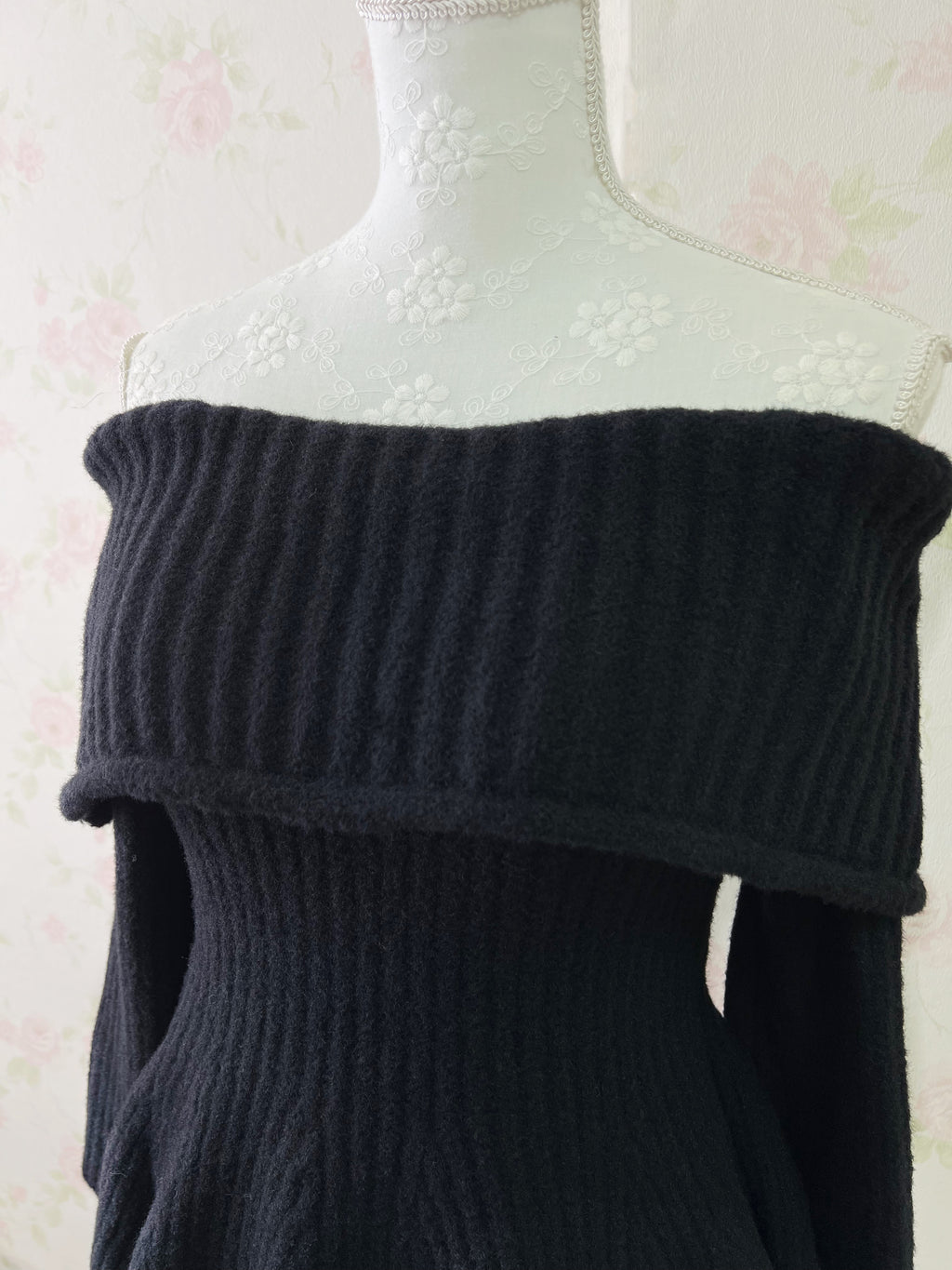 Off Shoulder Wide Sleeved Knit Top (Black)
