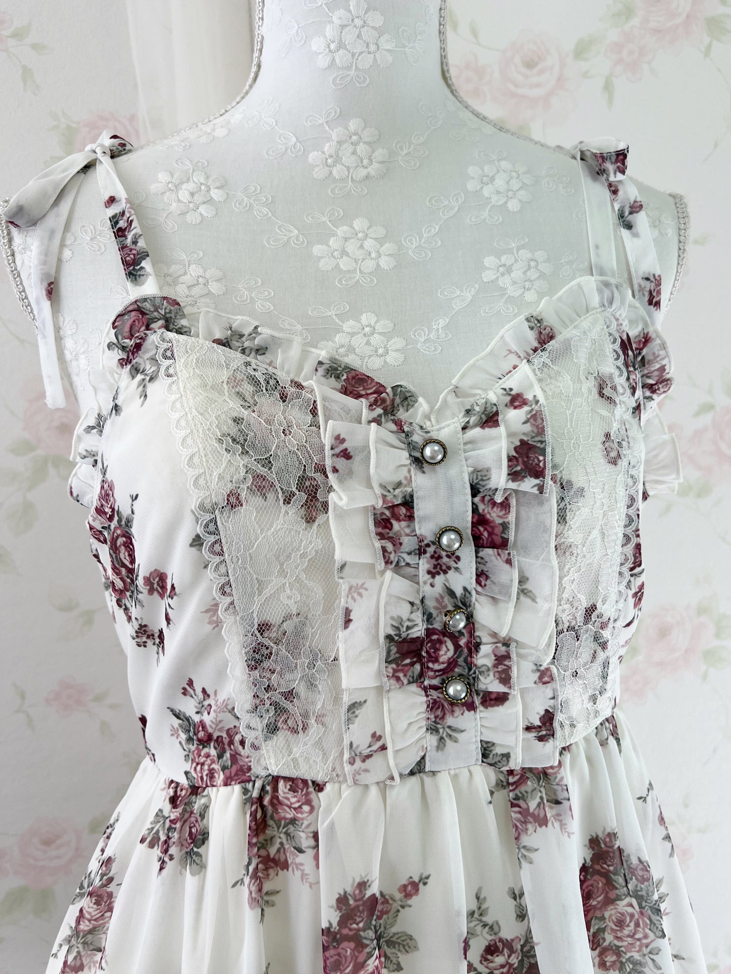 axes femme Floral Tunic Top (White)