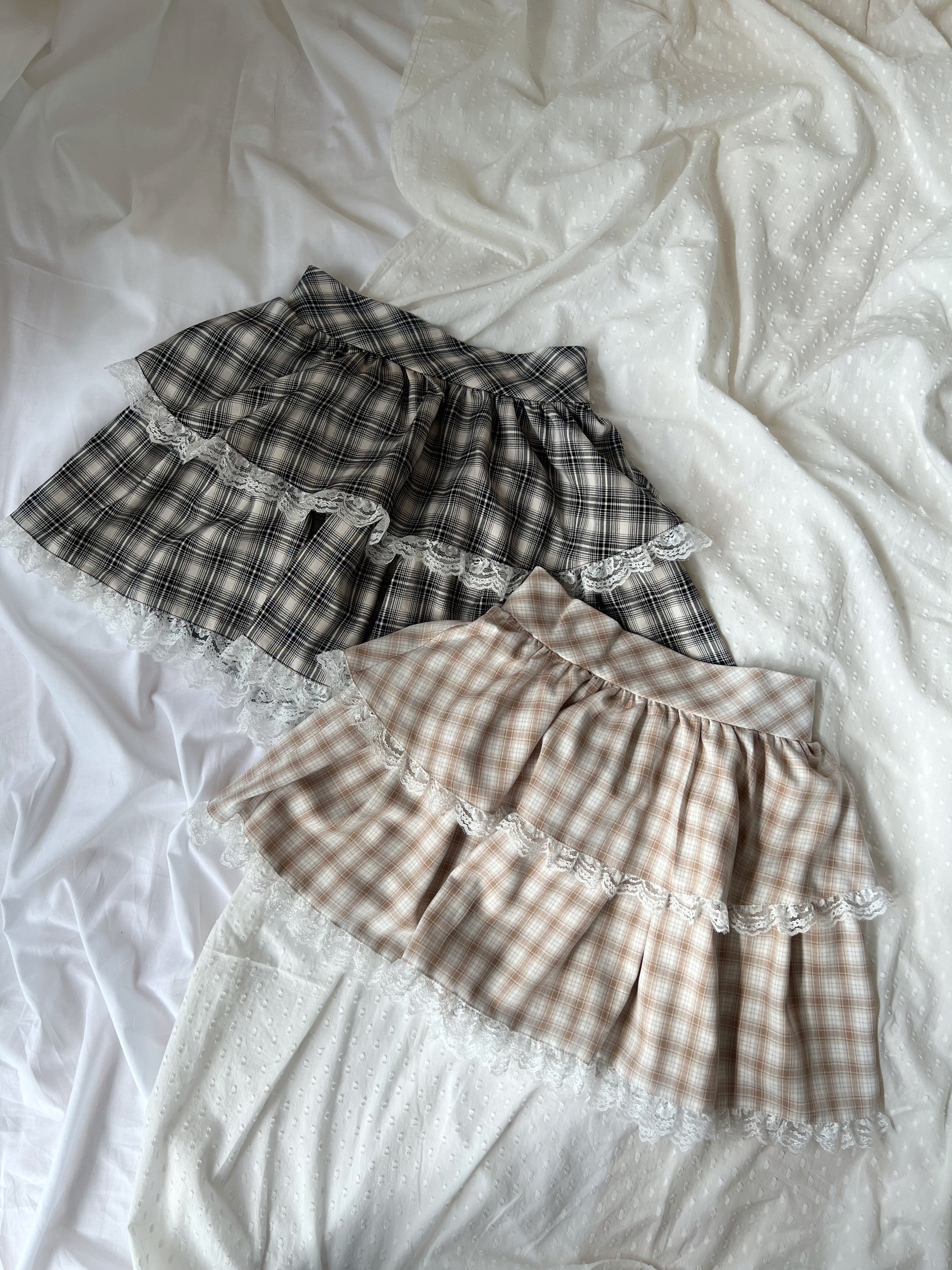 evelyn Checked Lacy Hem Skirt (Black)