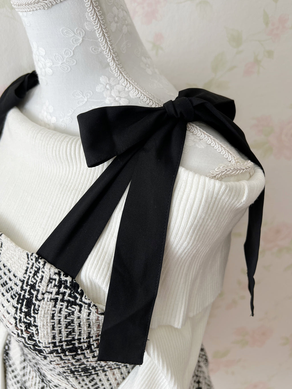 Shoulder Bow Checked A-Line Dress (White)