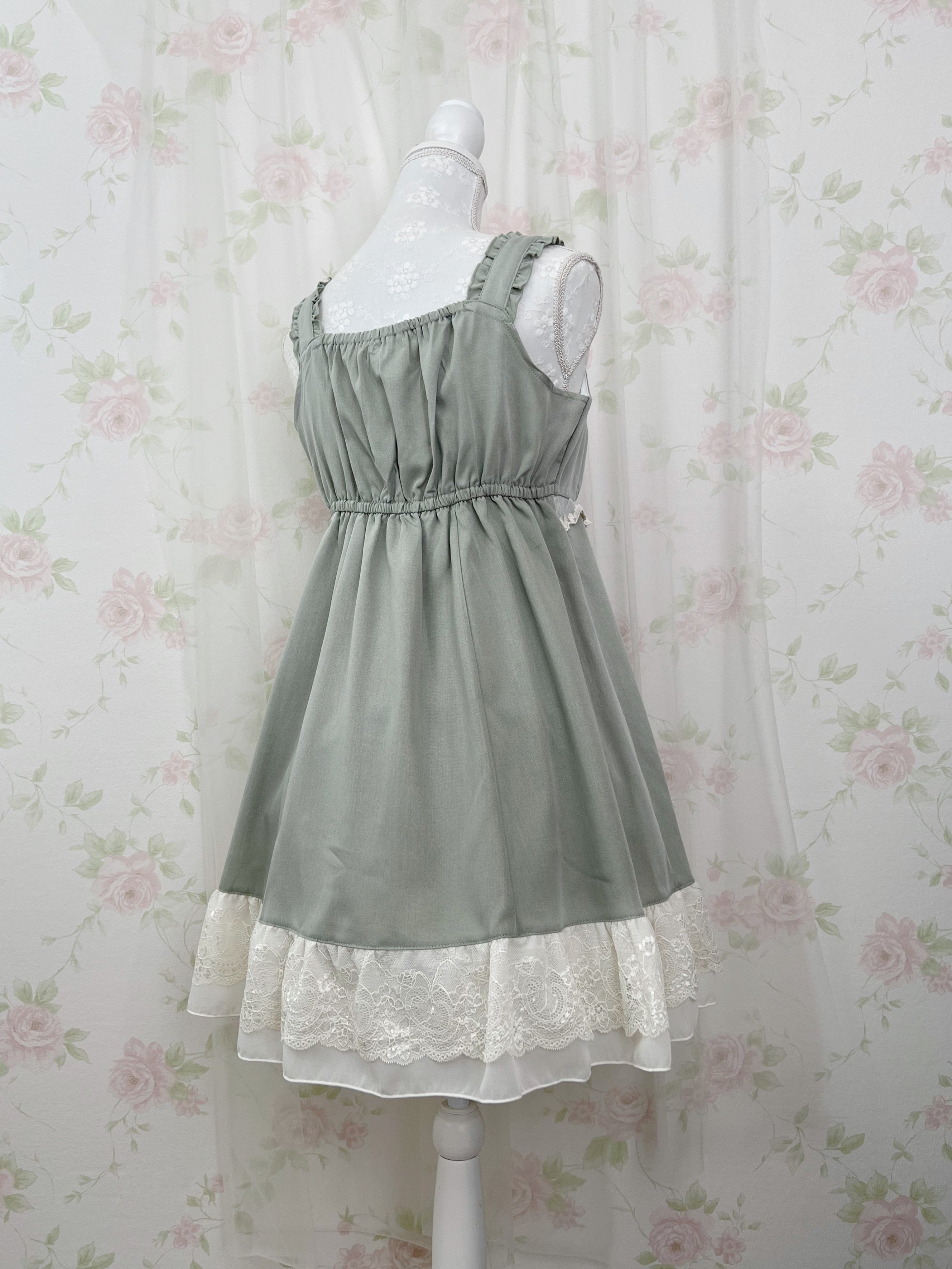 axes femme Lace Gathered Dress (Antique Green)