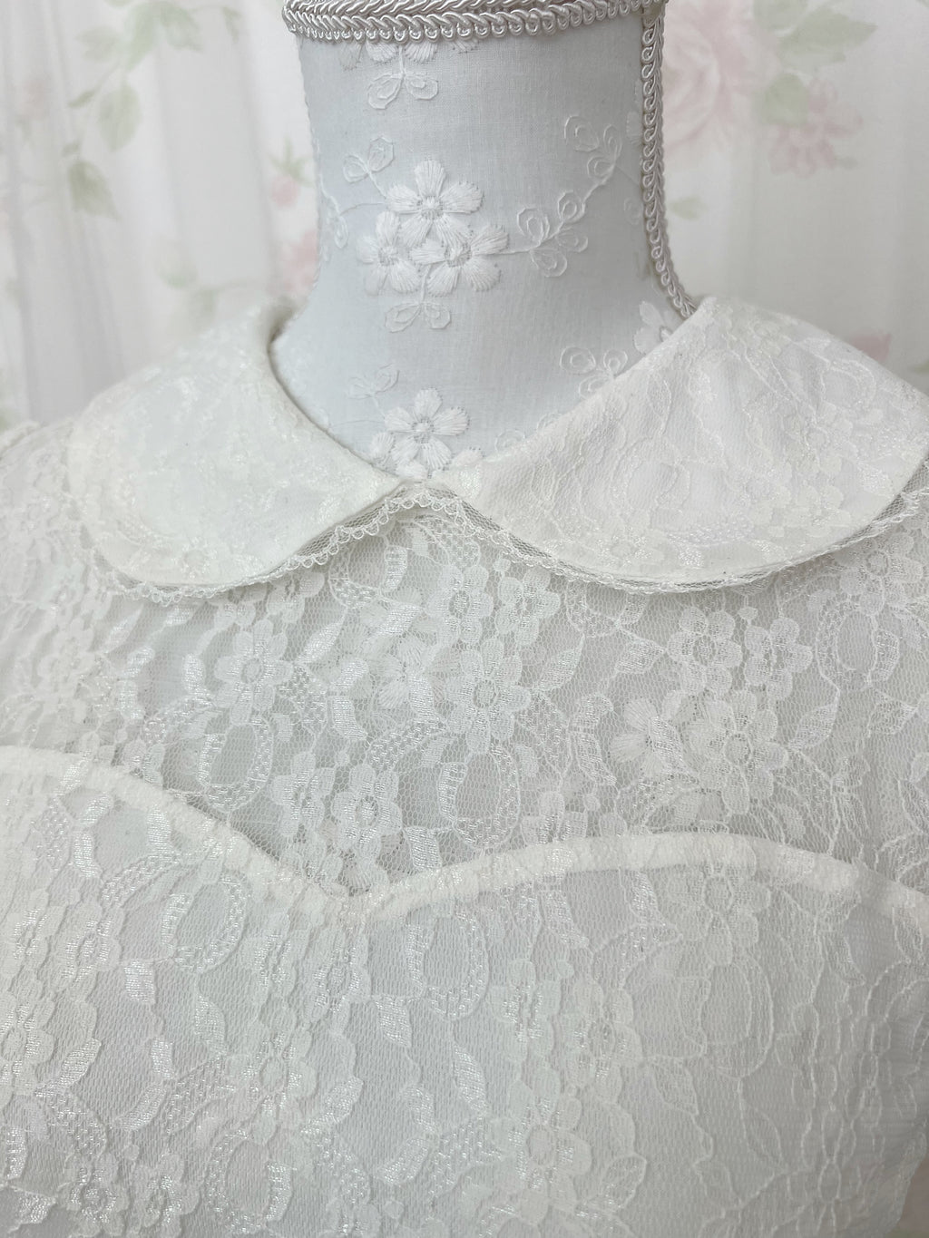Honey Cinnamon Lace Blouse (Ivory)