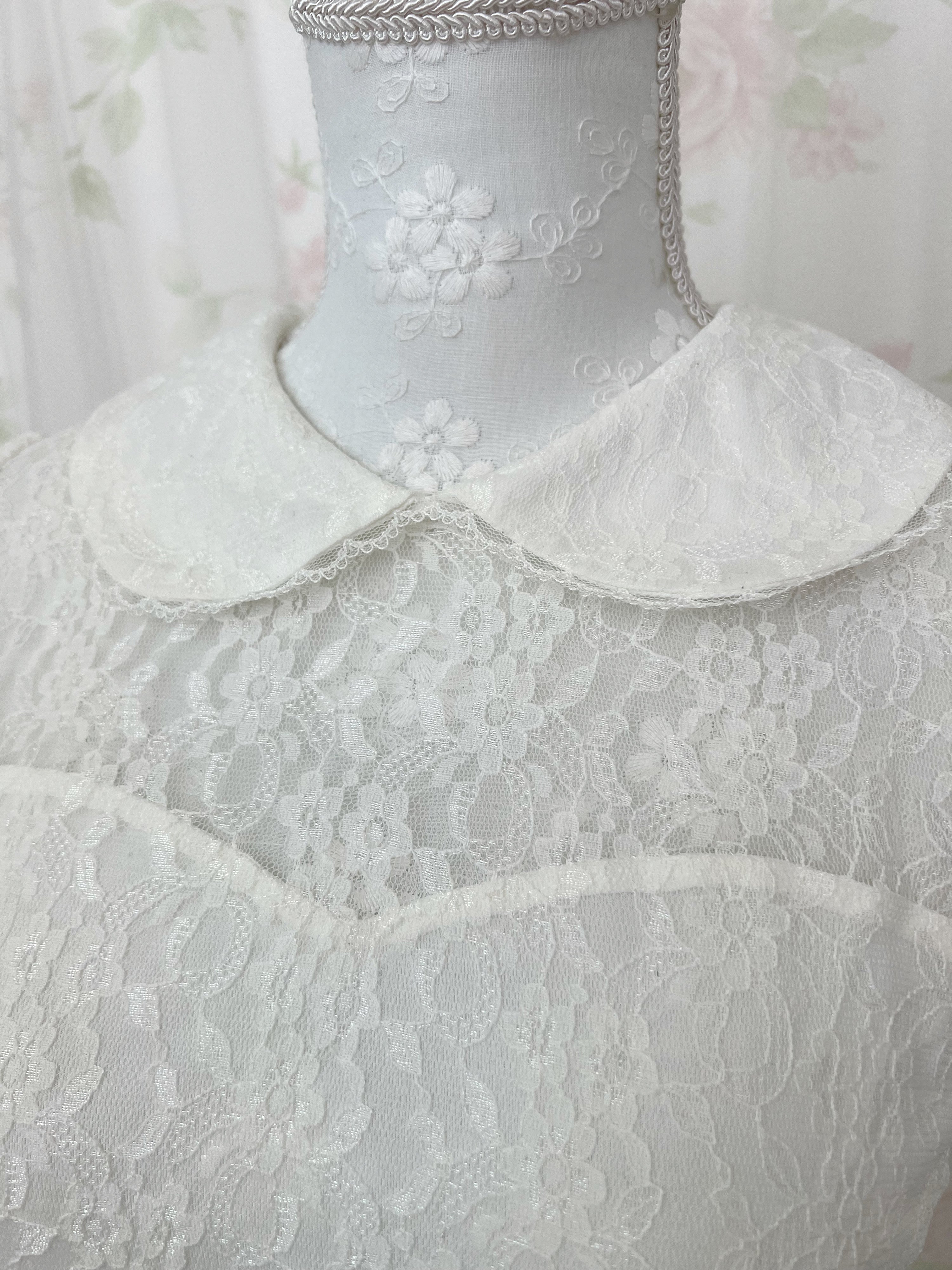 Honey Cinnamon Lace Blouse (Ivory)