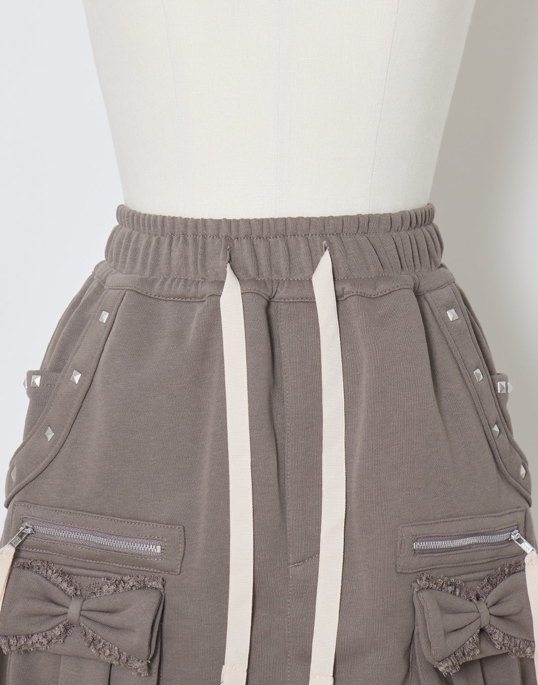 AVENCHUMU Ribbon pocket studded sweat skirt