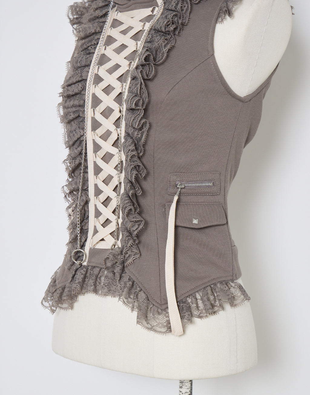 AVENCHUMU Lace-up frilled lace sleeveless hoodie