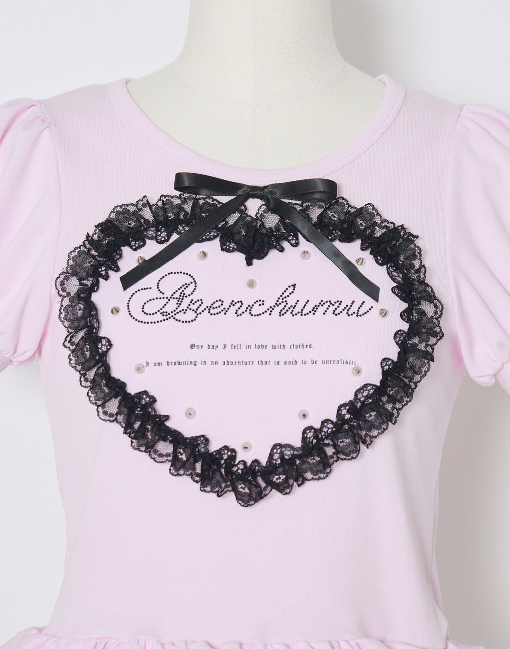 AVENCHUMU Heart Studs & Message Puff T-shirt