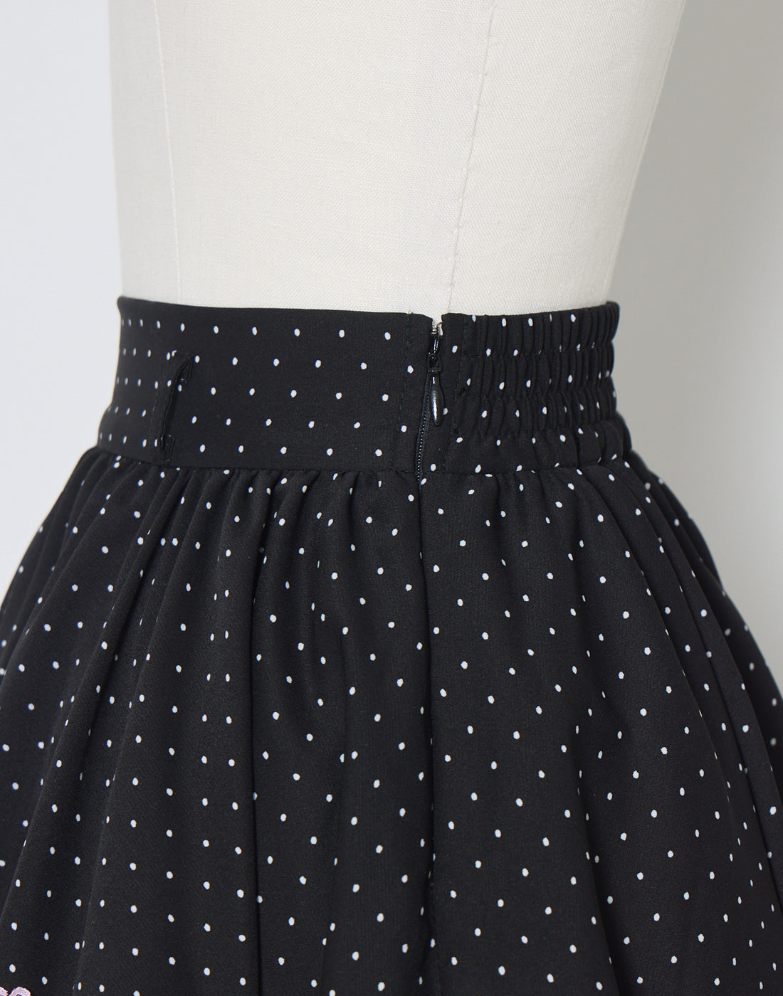 AVENCHUMU Frill heart stone logo Skirt
