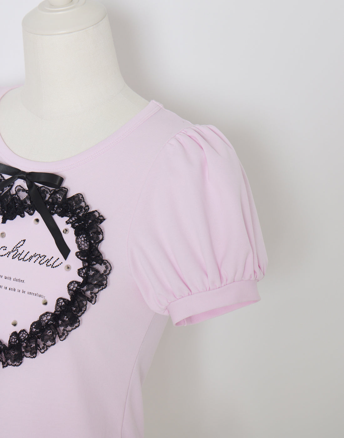 AVENCHUMU Heart Studs & Message Puff T-shirt