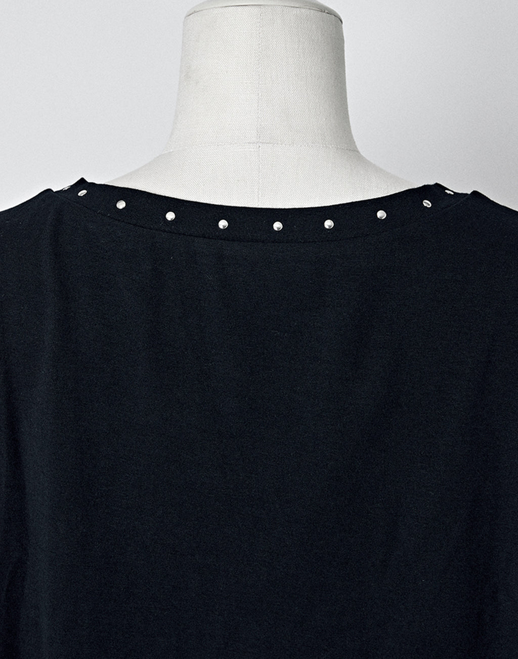 AVENCHUMU Studs logo t-shirt