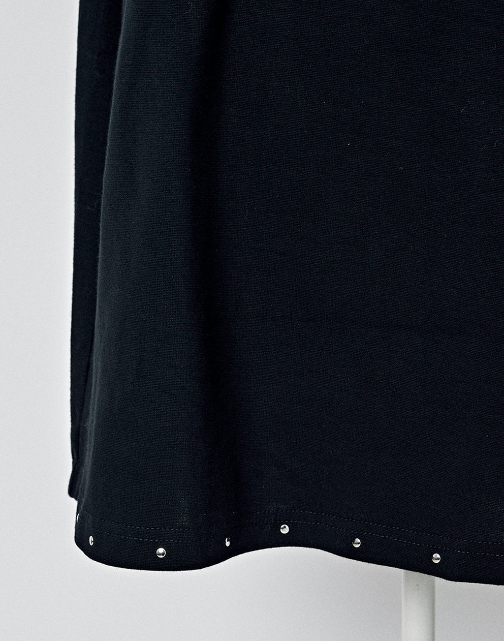 AVENCHUMU Studs logo t-shirt