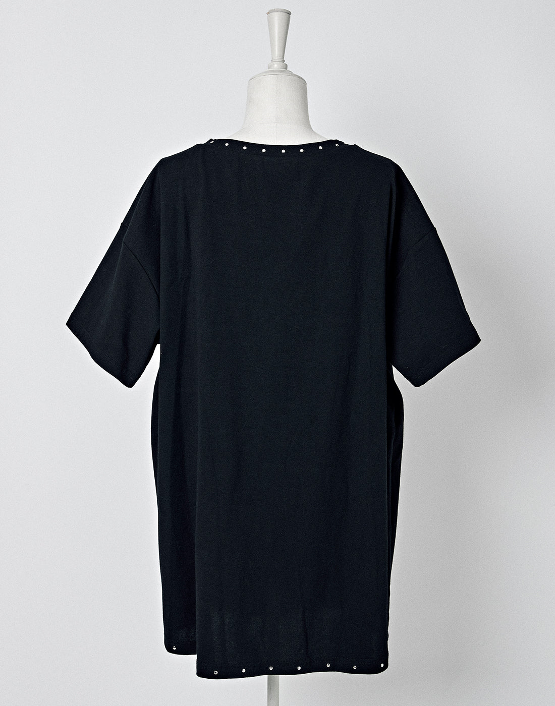 AVENCHUMU Studs logo t-shirt