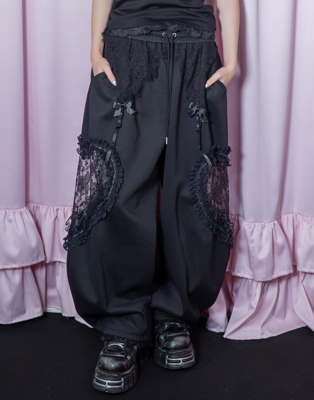 AVENCHUMU Lace hearts garter sweat pants