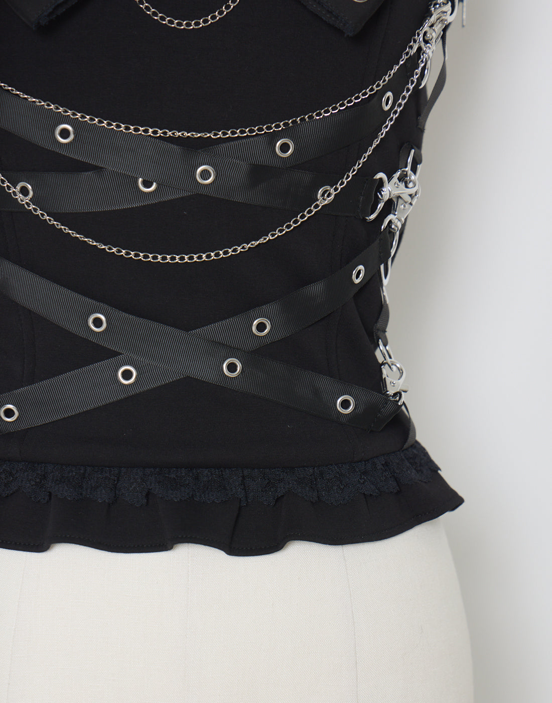 AVENCHUMU Cross chain & ribbon corset