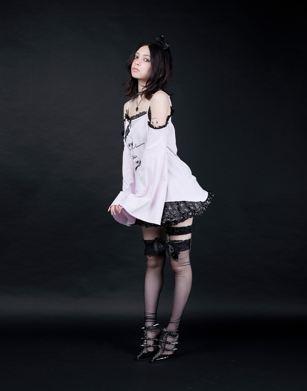 AVENCHUMU ERICO collaboration illustration flare sleeve top