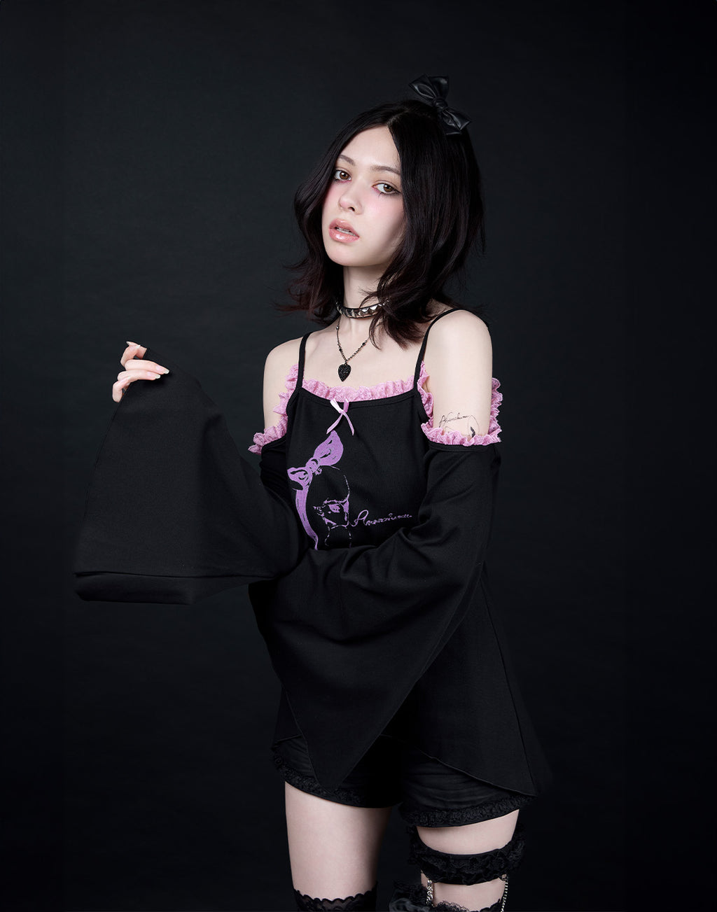 AVENCHUMU ERICO collaboration illustration flare sleeve top